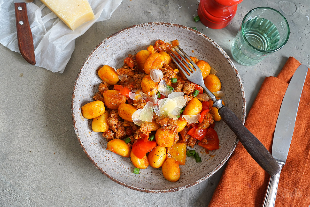 Gnocchi Pfanne mit Paprika & Hackfleisch | Bake to the roots