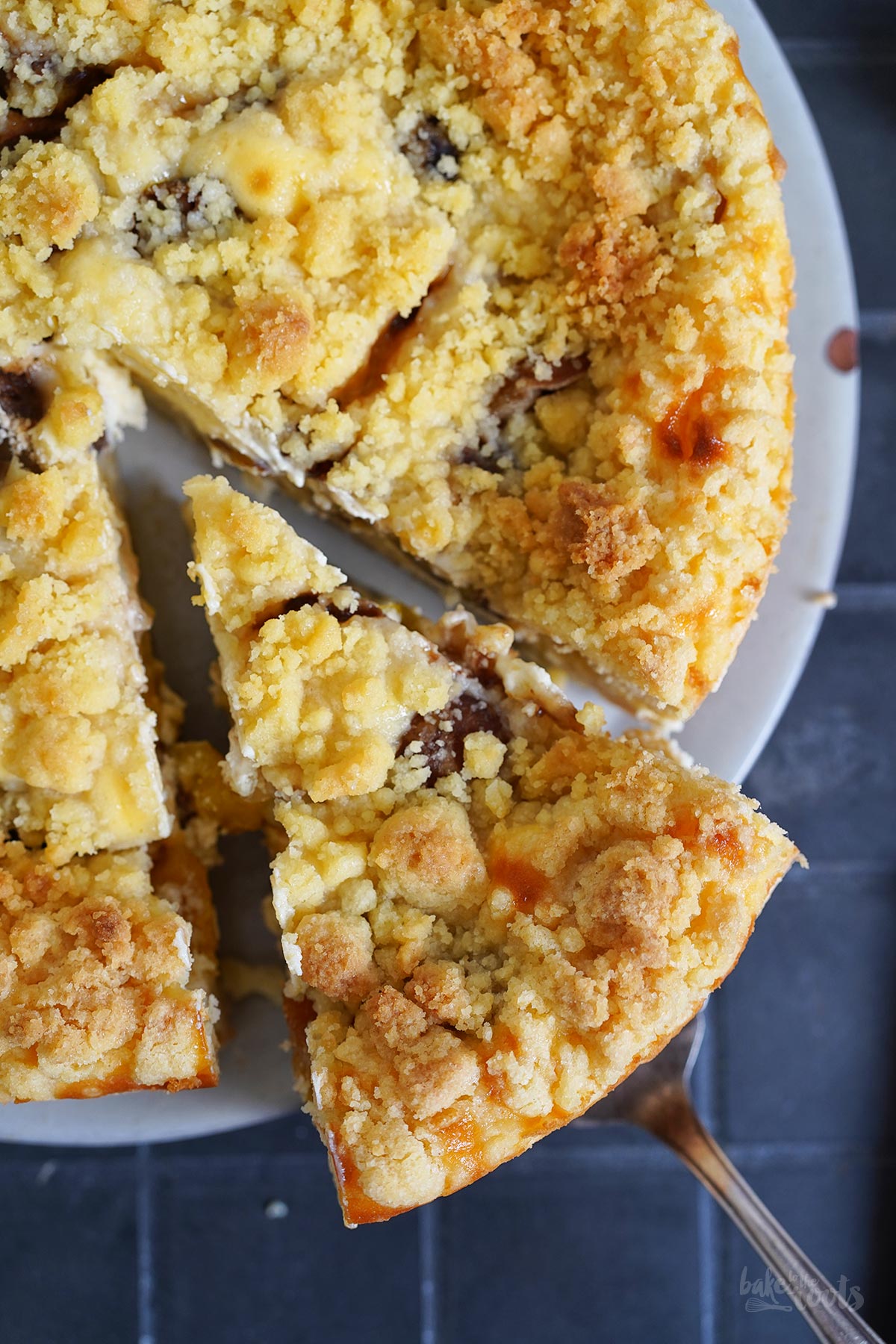 Mirabellen Streusel Käsekuchen | Bake to the roots