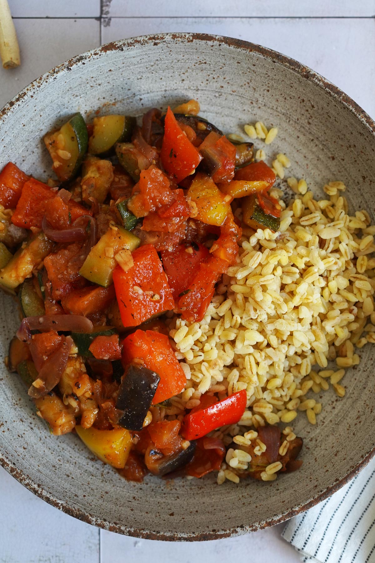 Einfaches Ratatouille mit Sonnenweizen | Bake to the roots