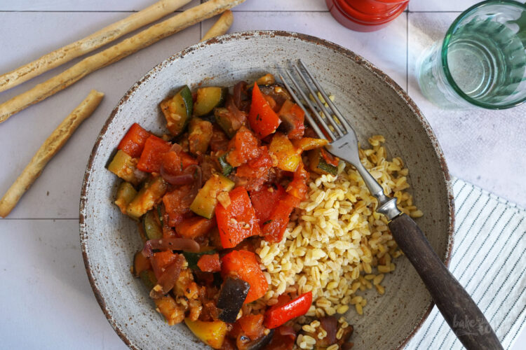 Einfaches Ratatouille mit Sonnenweizen | Bake to the roots