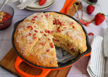 Erdbeeren Buttermilch Scones | Bake to the roots
