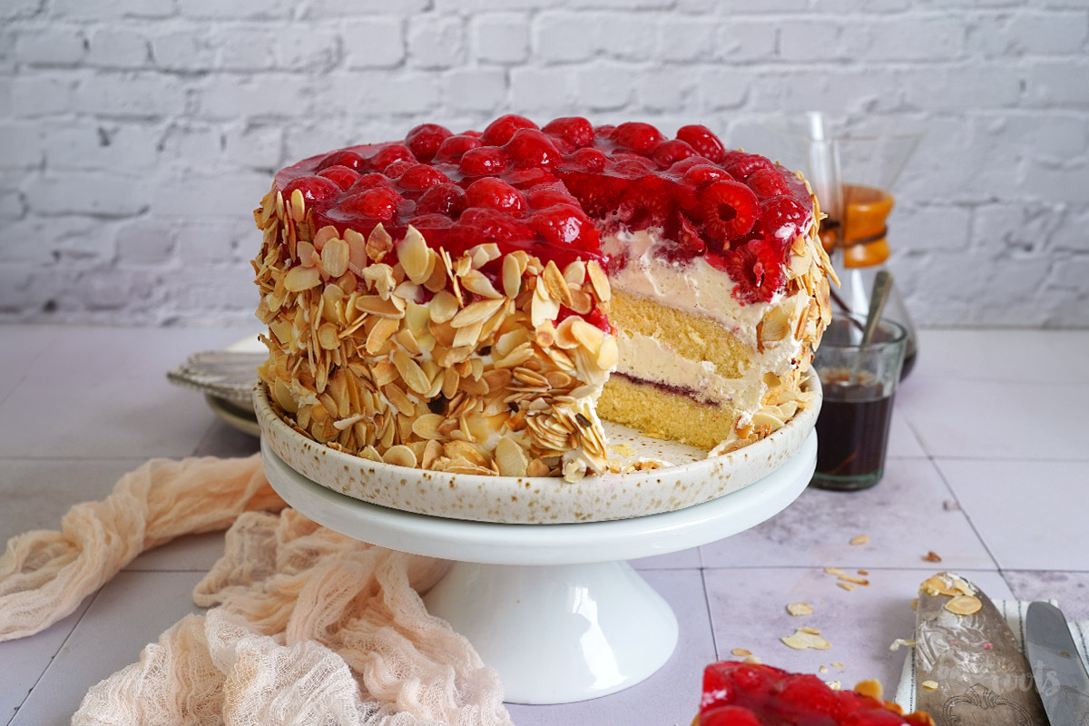 Himbeeren Mascarpone Biskuit Törtchen | Bake to the roots