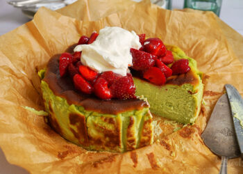 Strawberry Matcha San Sebastian Cheesecake | Bake to the roots