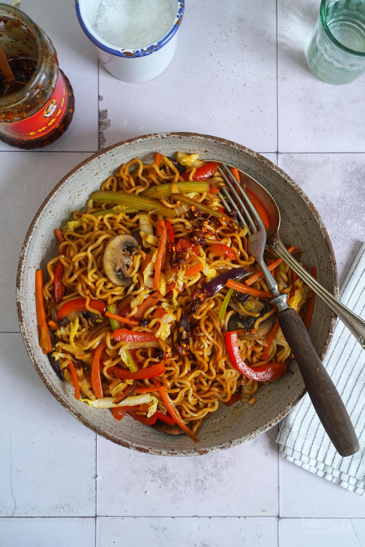 Wok Nudeln mit Gemüse & Pilzen | Bake to the roots