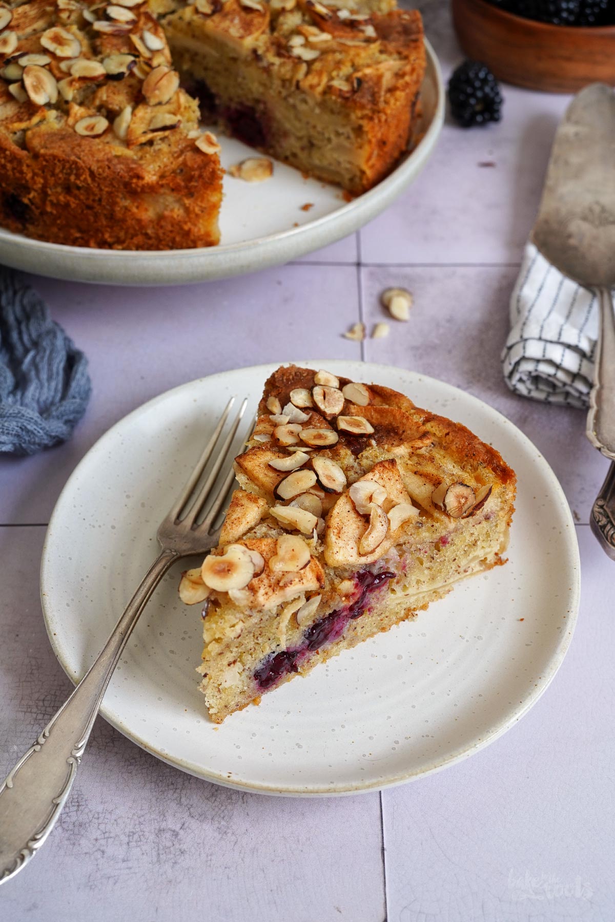 Quick & Easy Blackberry Apple Cake | Bake to the roots