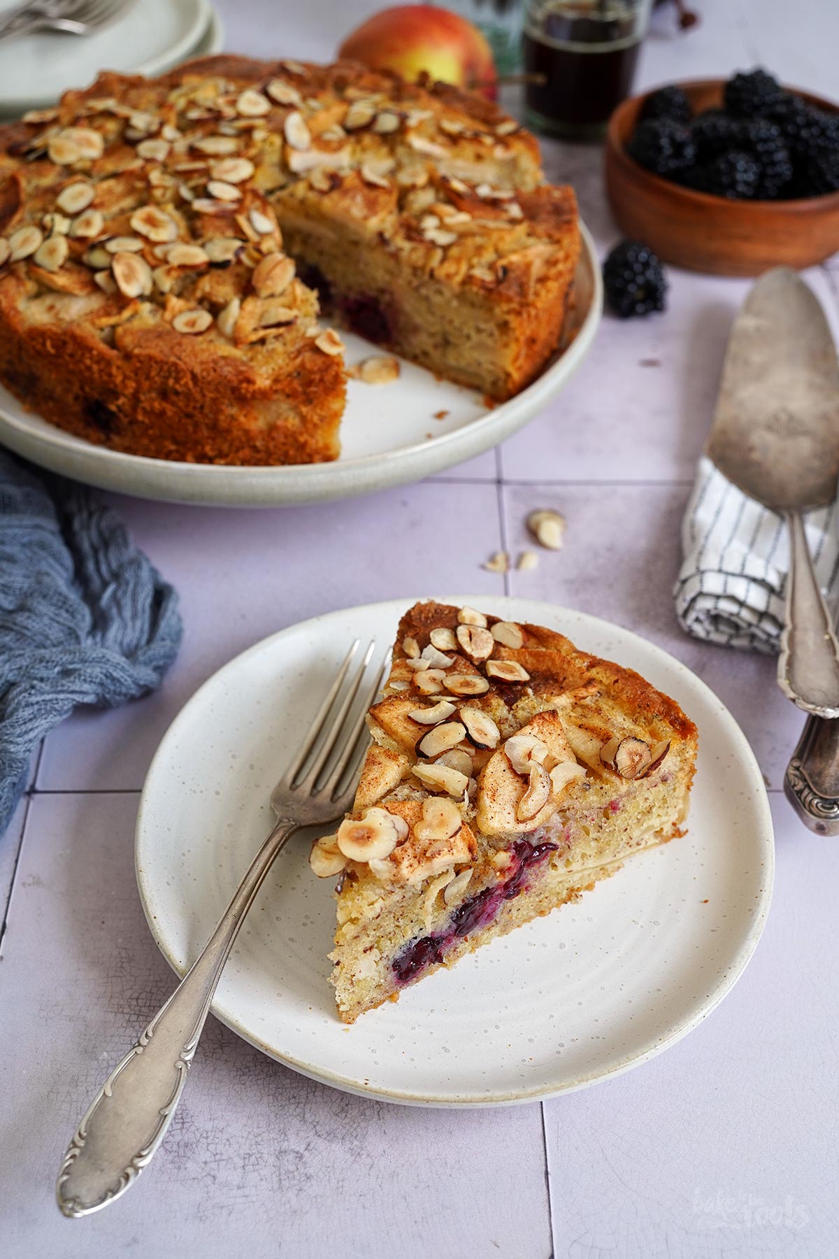 Quick & Easy Blackberry Apple Cake | Bake to the roots