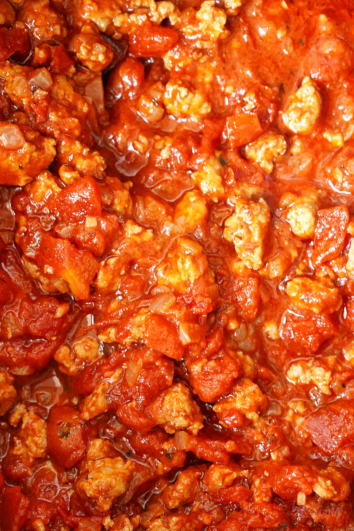 Bratwurst Bolognese Nudelauflauf | Bake to the roots