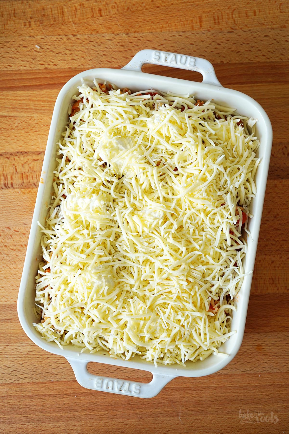 Bratwurst Bolognese Nudelauflauf | Bake to the roots