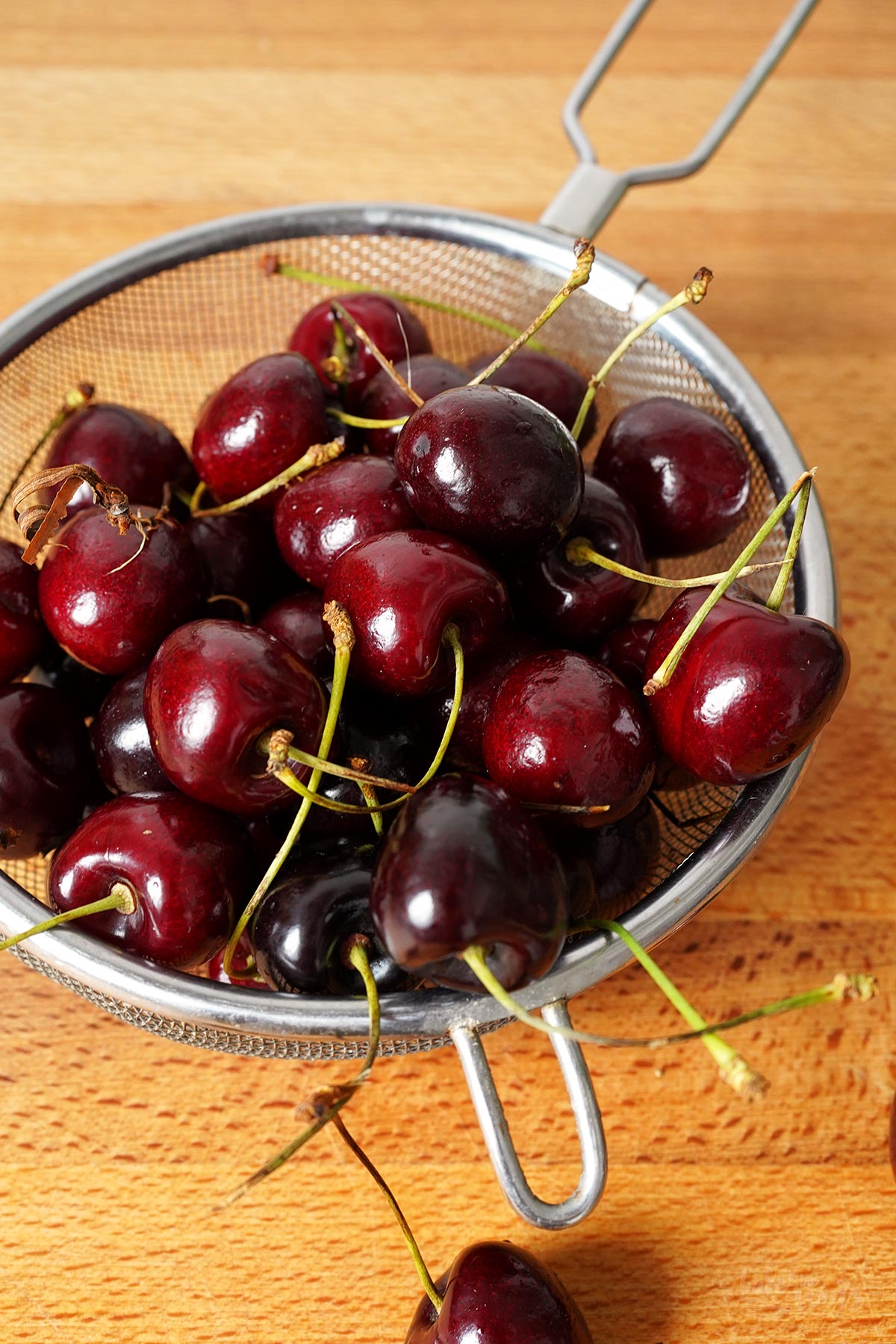 Einfache Kirschmarmelade mit Vanille (zuckerfrei) | Bake to the roots