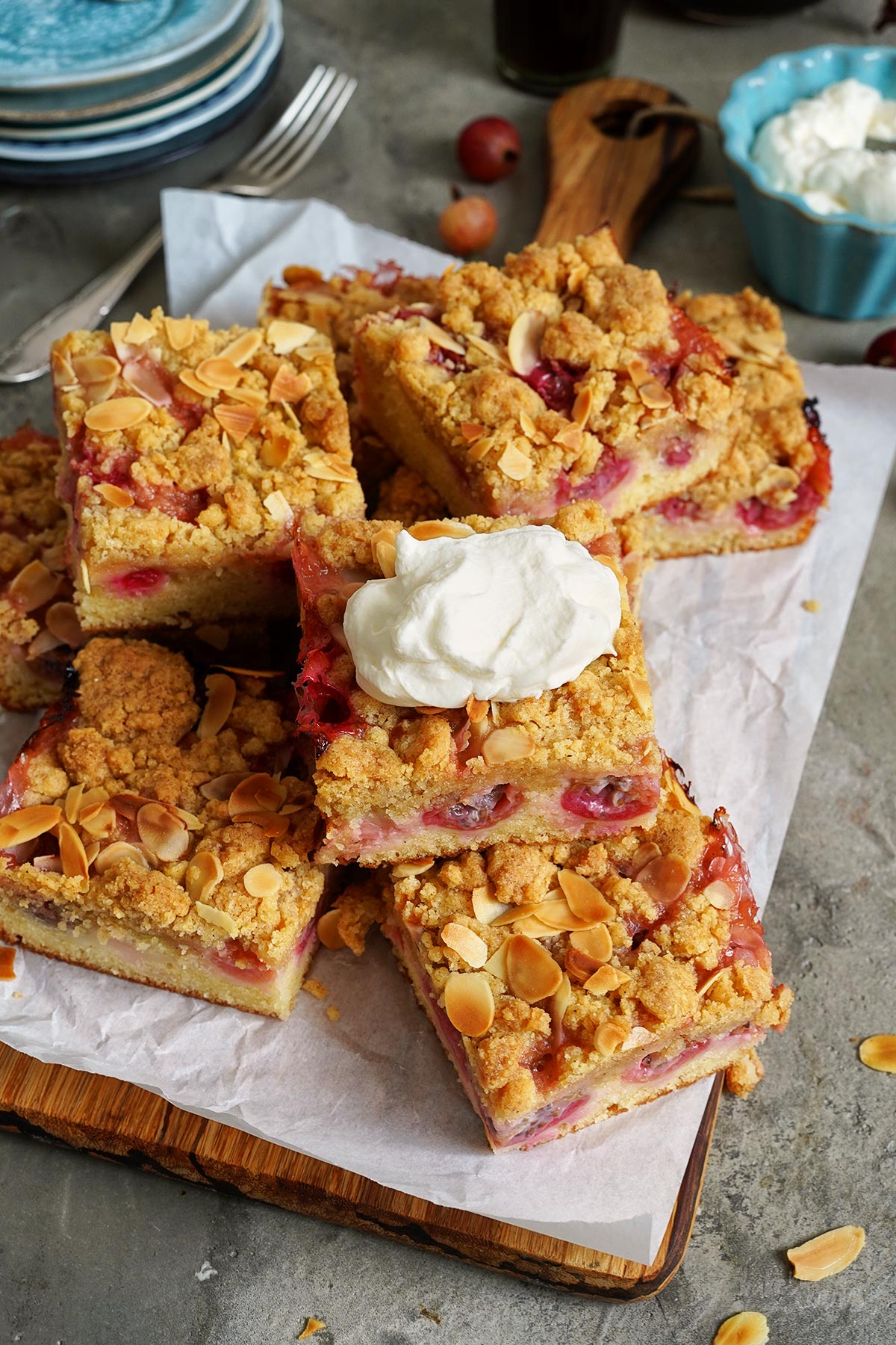 Schneller Stachelbeeren Streuselkuchen | Bake to the roots