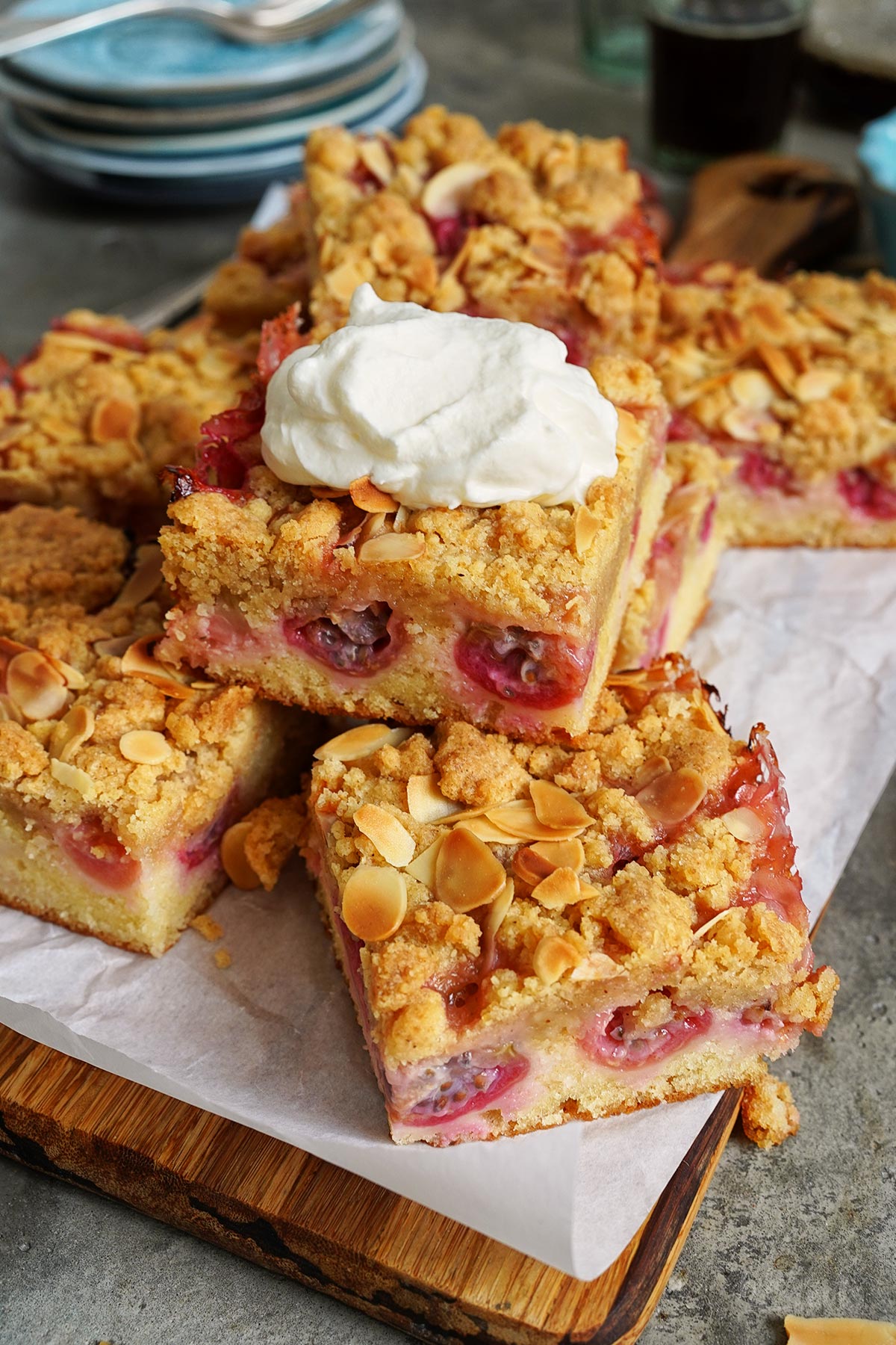 Schneller Stachelbeeren Streuselkuchen | Bake to the roots