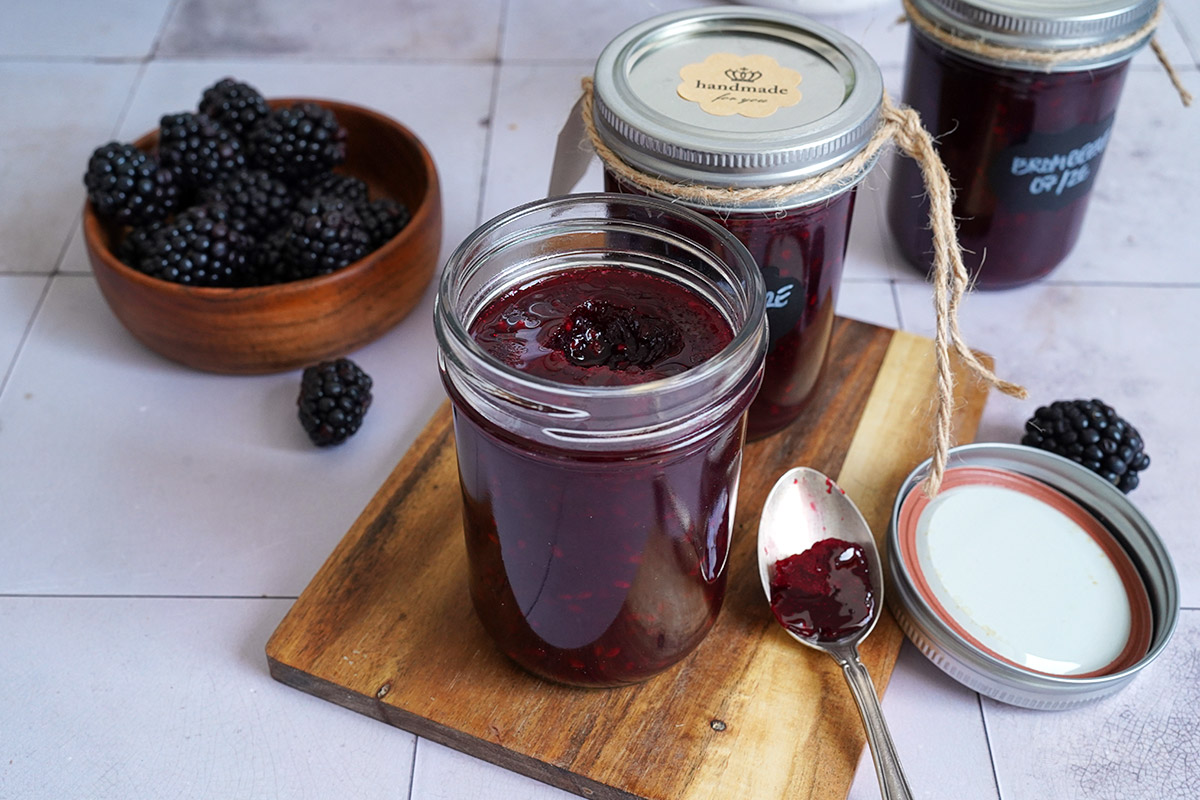 Einfache Brombeeren Marmelade (zuckerfrei) | Bake to the roots