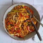 Wok Nudeln mit Gemüse & Pilzen | Bake to the roots