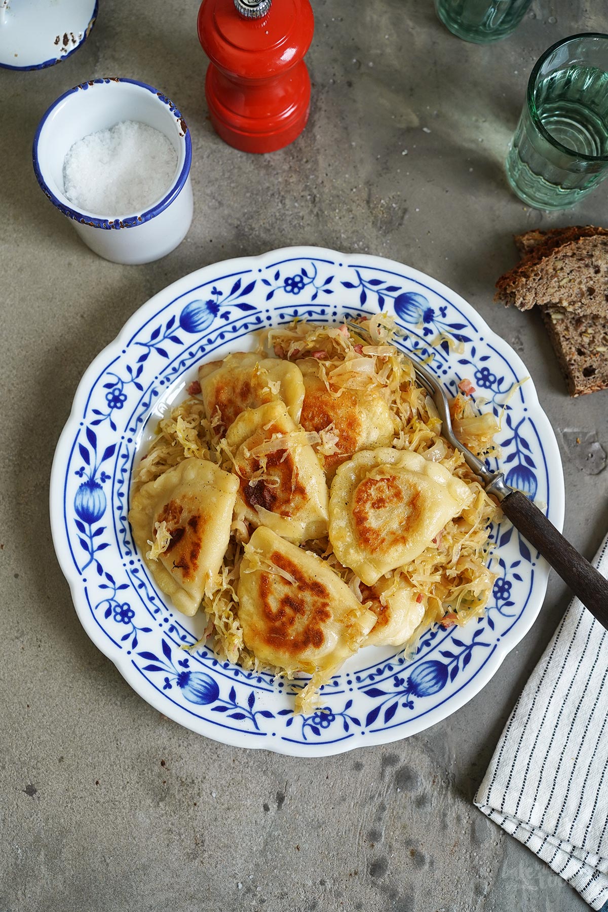 Pierogi mit Speck & Sauerkraut | Bake to the roots