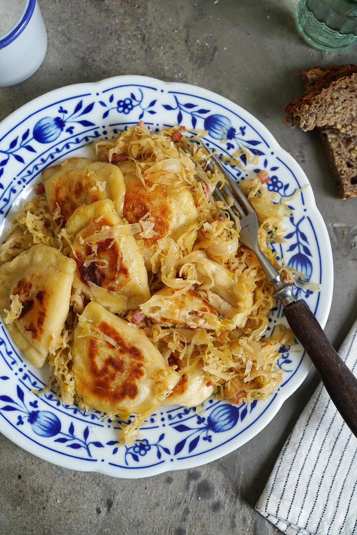 Pierogi mit Speck & Sauerkraut | Bake to the roots