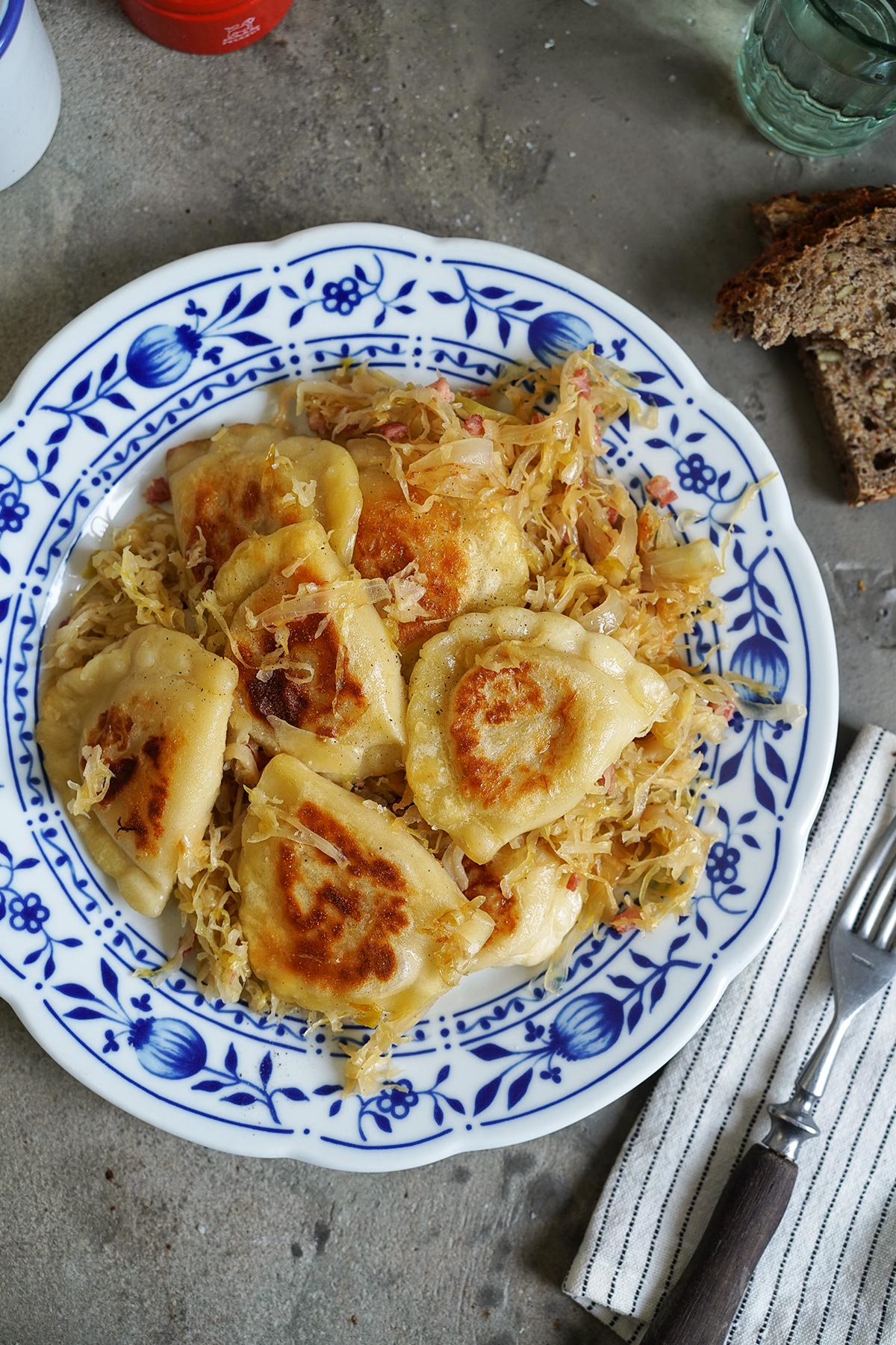 Pierogi mit Speck & Sauerkraut | Bake to the roots