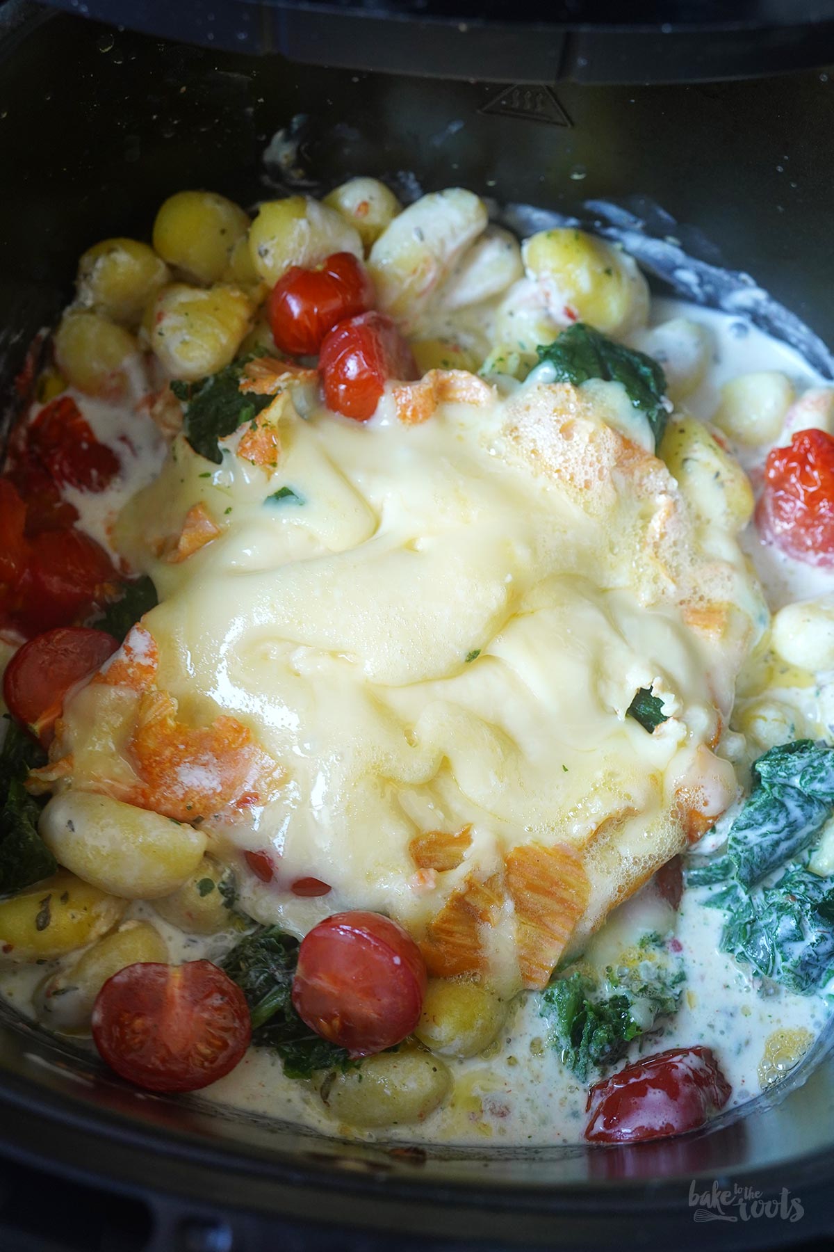 AirFryer Gnocchi mit Spinat, Tomaten & Ofenkäse | Bake to the roots