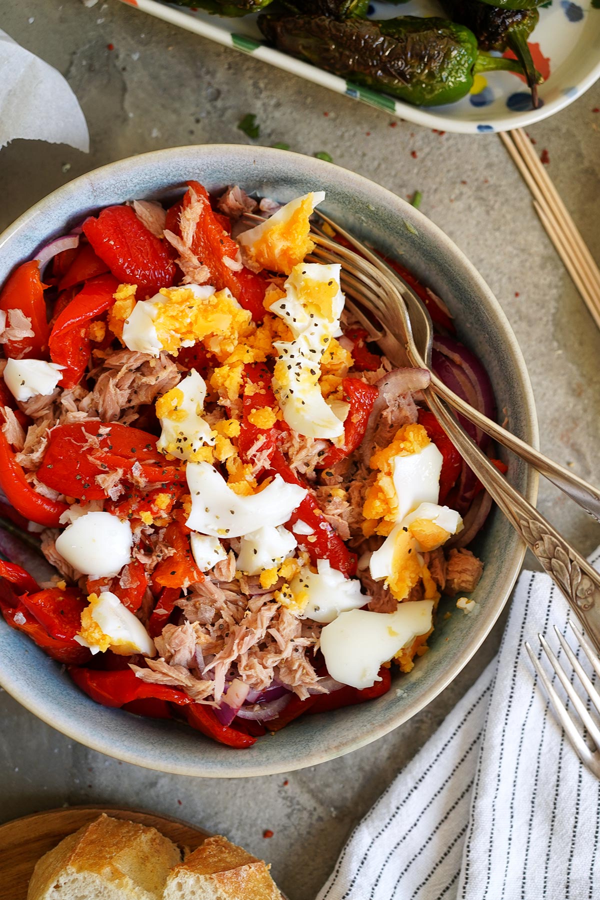Geröstete Paprika & Thunfisch Salat (Tapas) | Bake to the roots