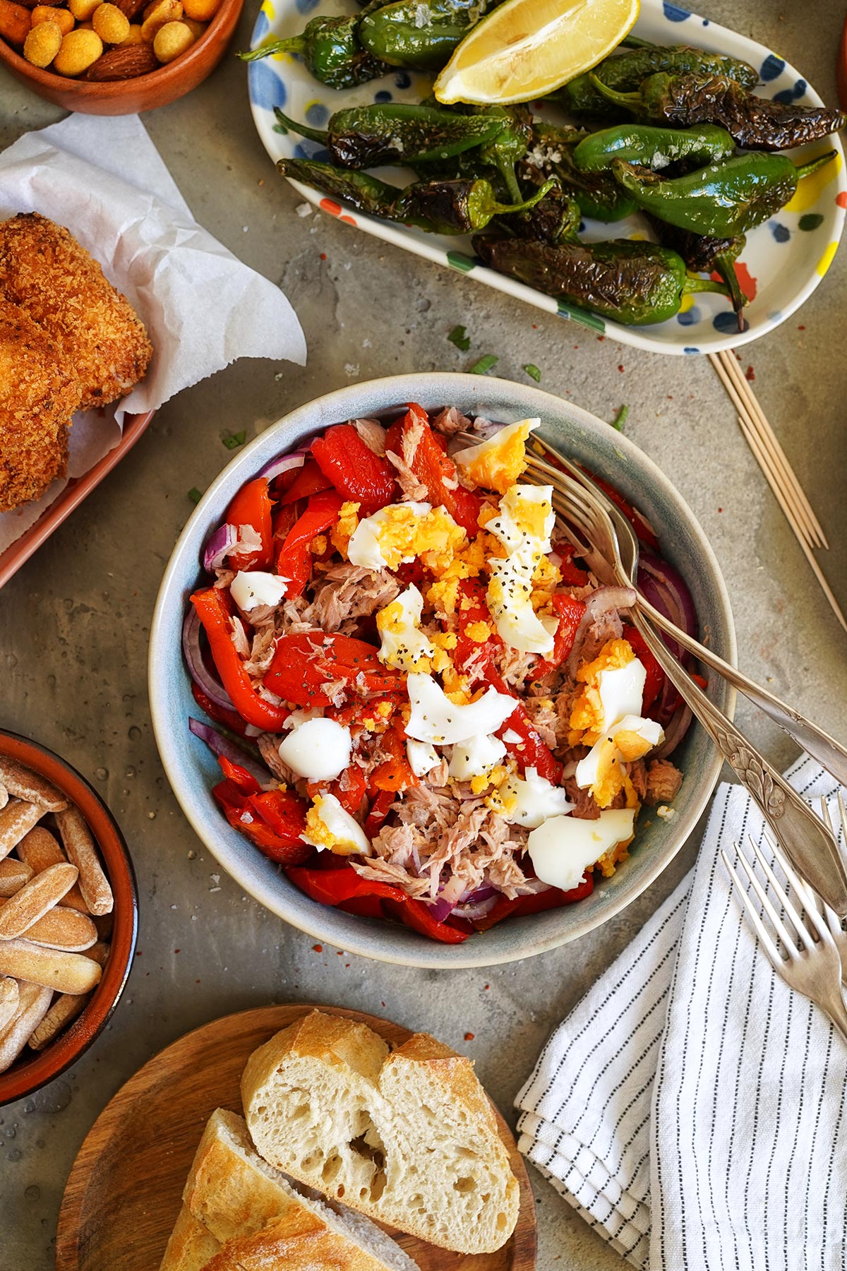 Geröstete Paprika & Thunfisch Salat (Tapas) | Bake to the roots