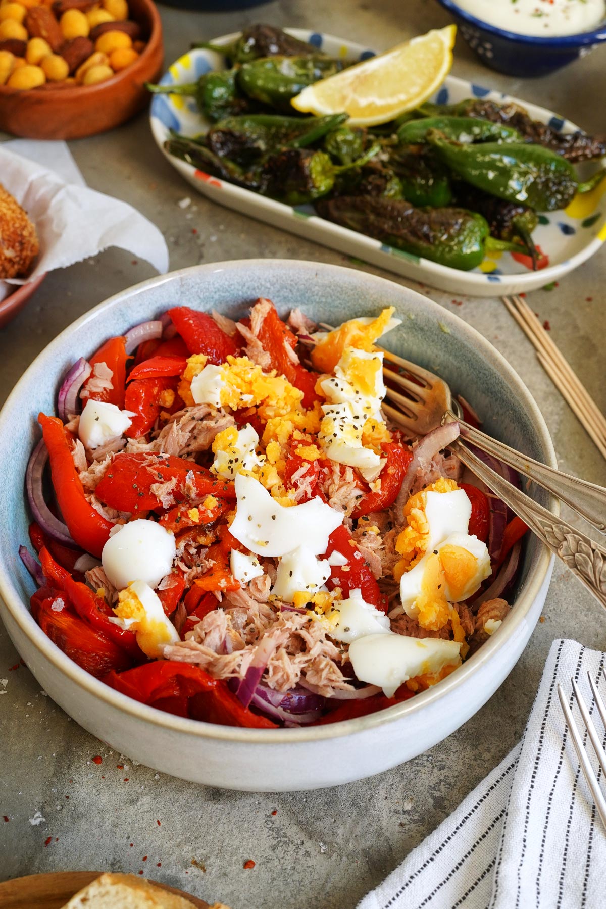 Geröstete Paprika & Thunfisch Salat (Tapas) | Bake to the roots