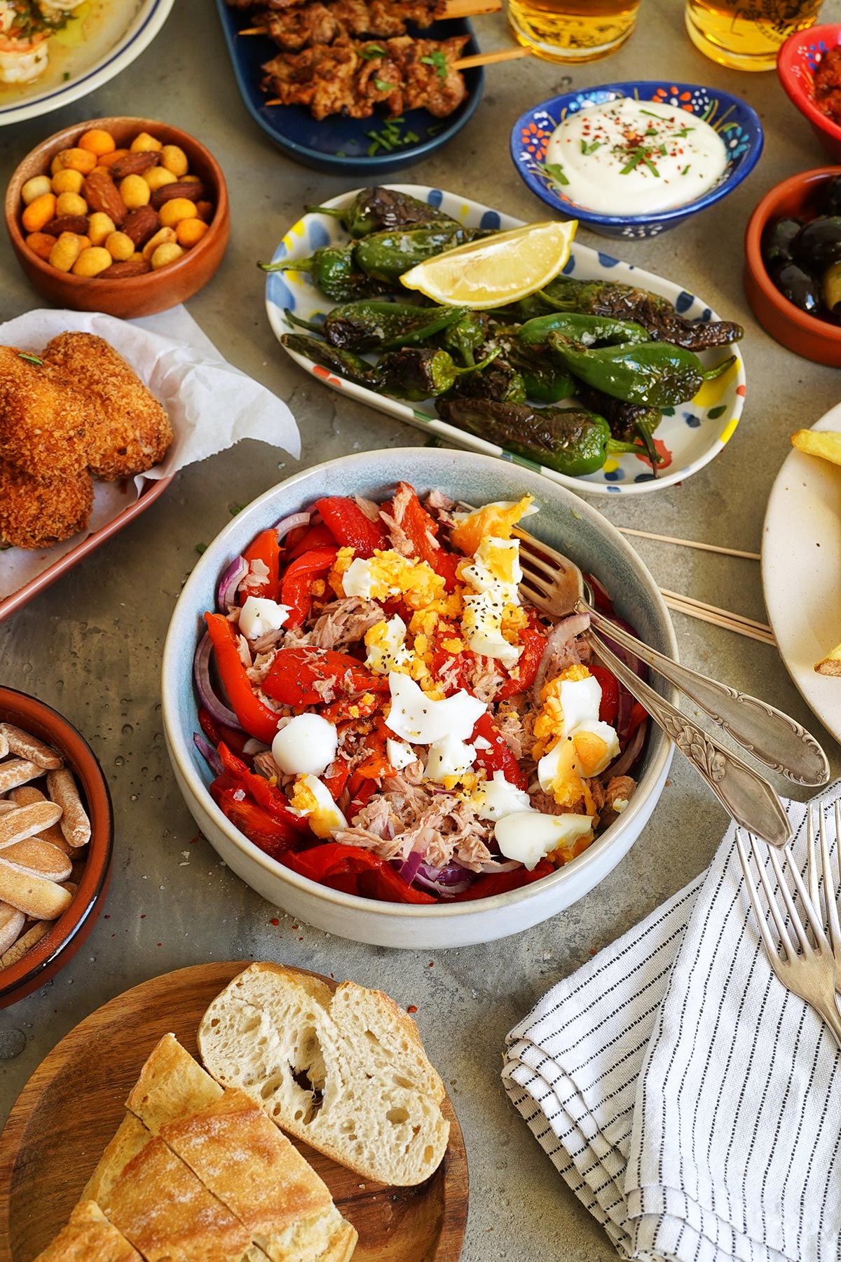 Geröstete Paprika & Thunfisch Salat (Tapas) | Bake to the roots
