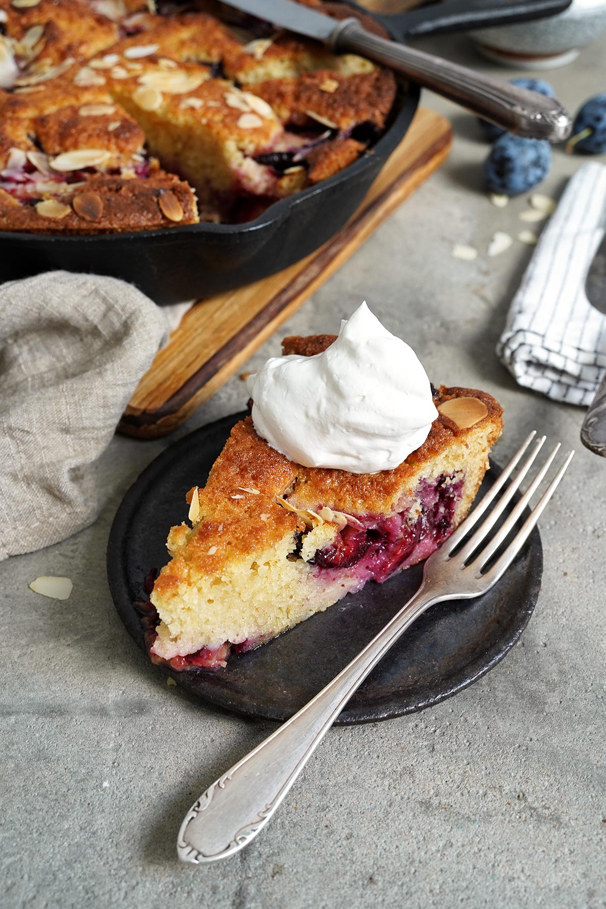 Einfacher (versunkener) Zwetschgenkuchen | Bake to the roots