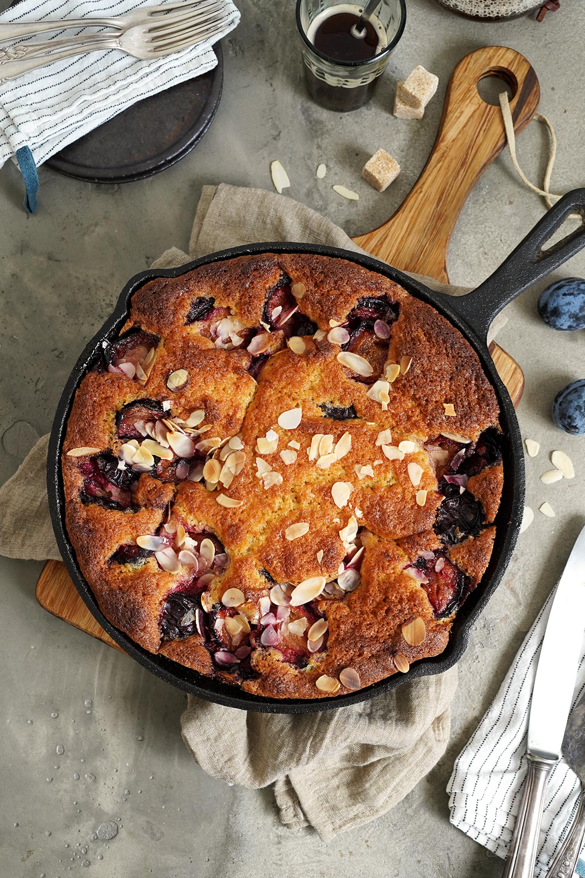 Einfacher (versunkener) Zwetschgenkuchen | Bake to the roots