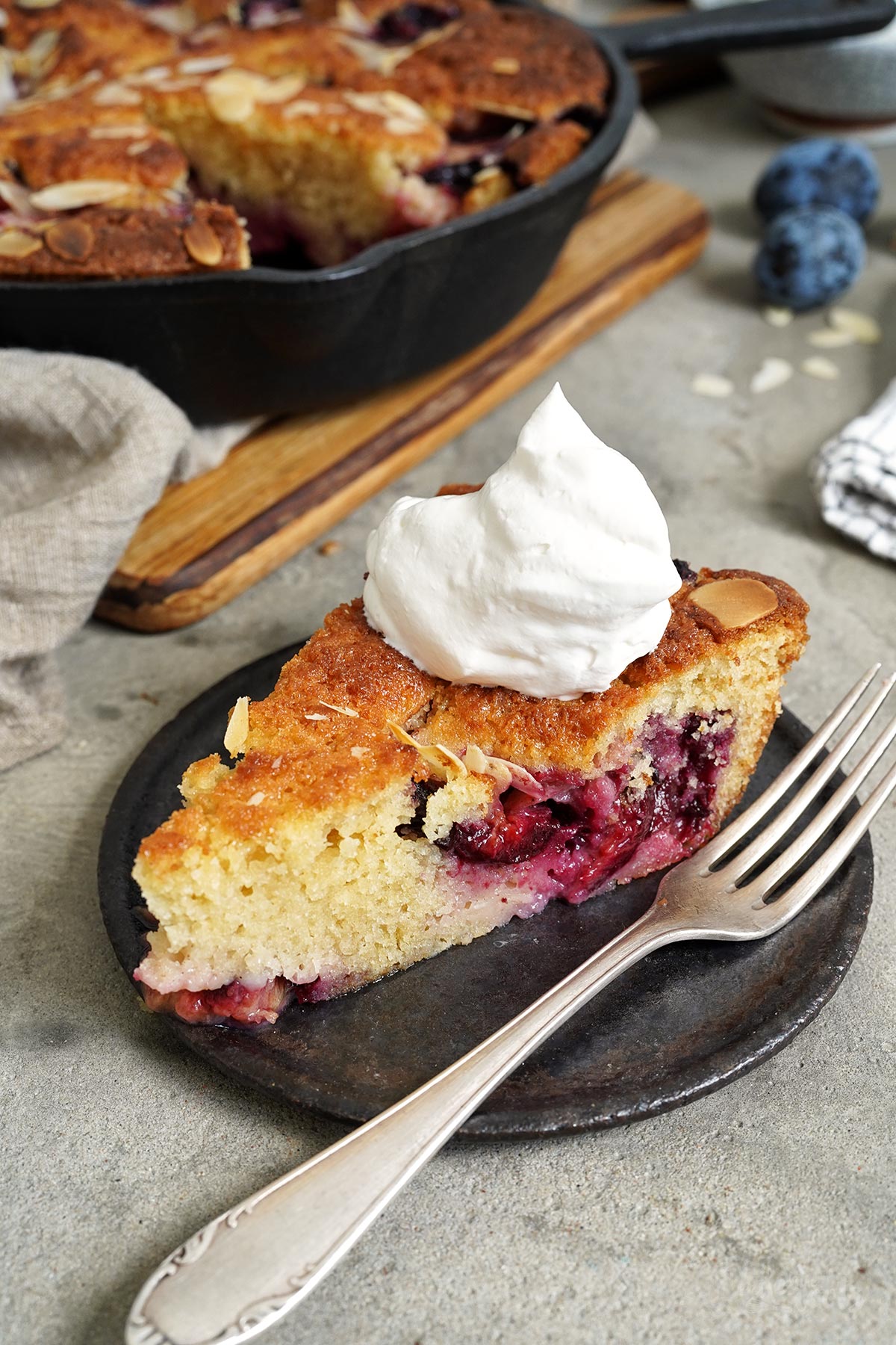Einfacher (versunkener) Zwetschgenkuchen | Bake to the roots