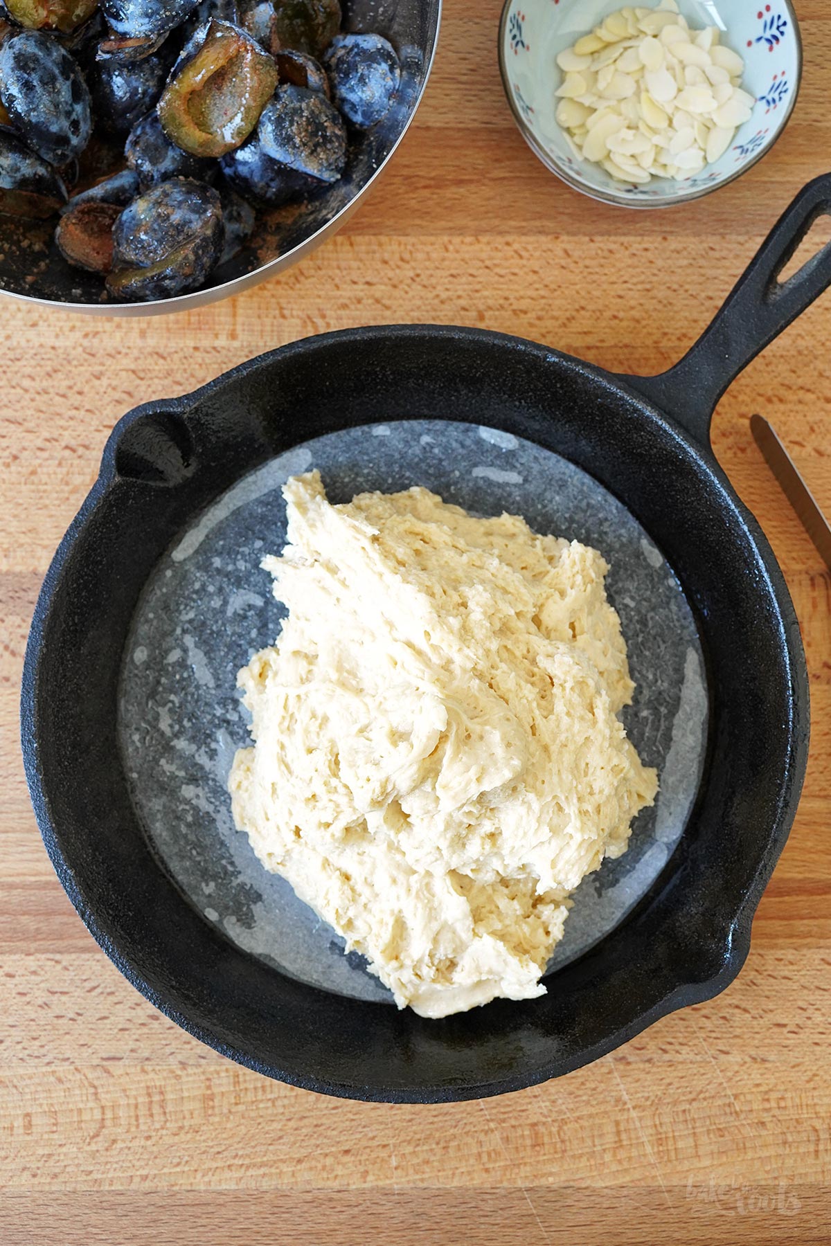 Einfacher (versunkener) Zwetschgenkuchen | Bake to the roots