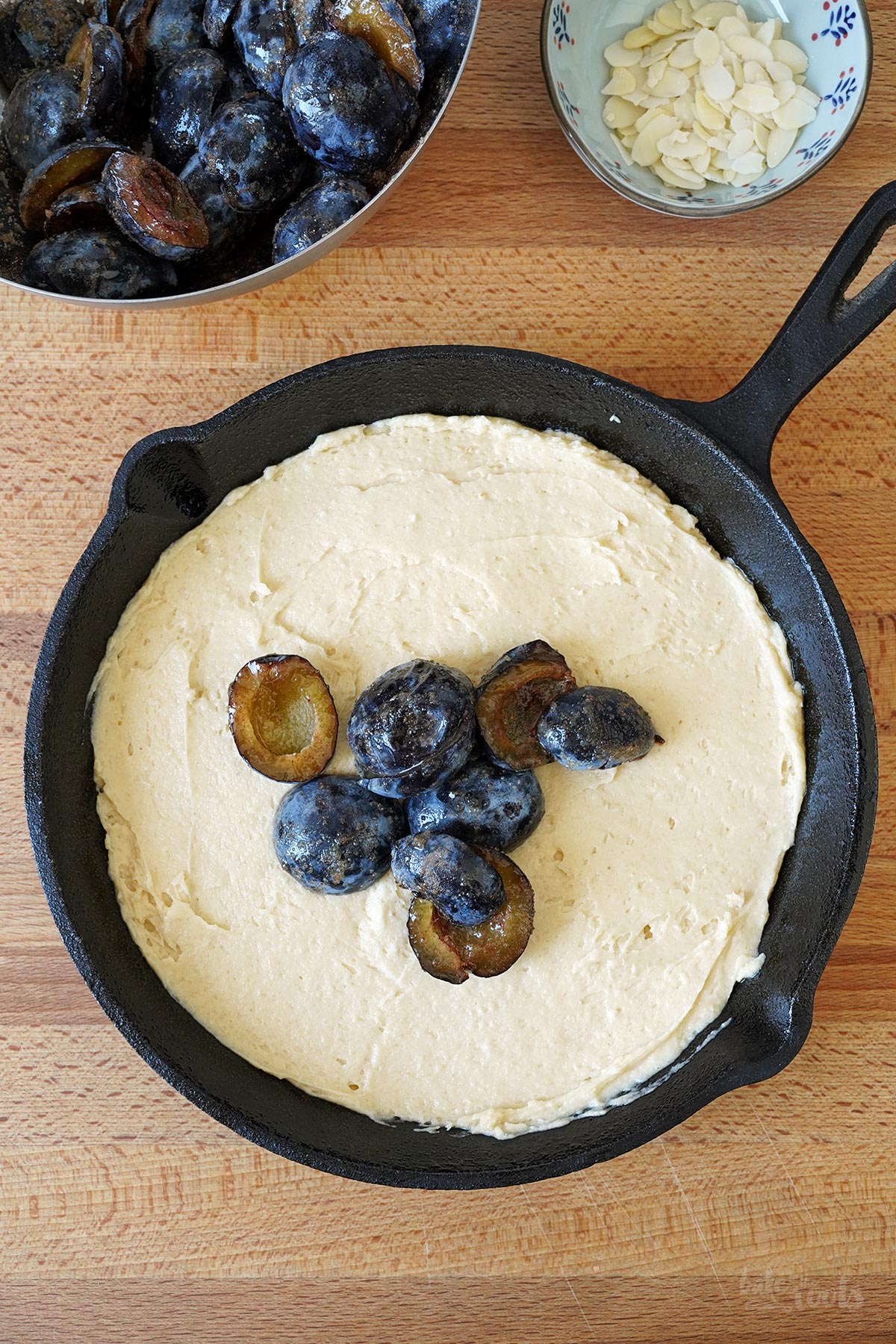 Einfacher (versunkener) Zwetschgenkuchen | Bake to the roots
