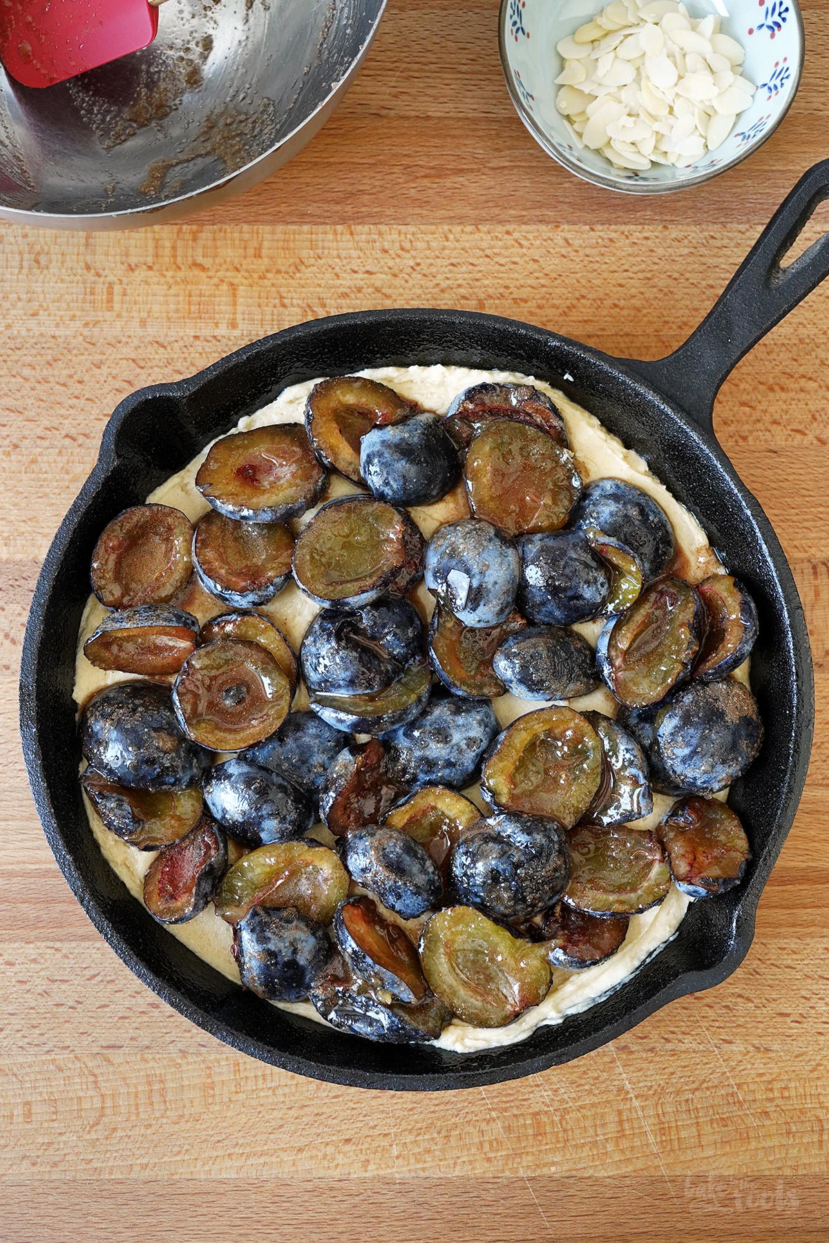 Einfacher (versunkener) Zwetschgenkuchen | Bake to the roots