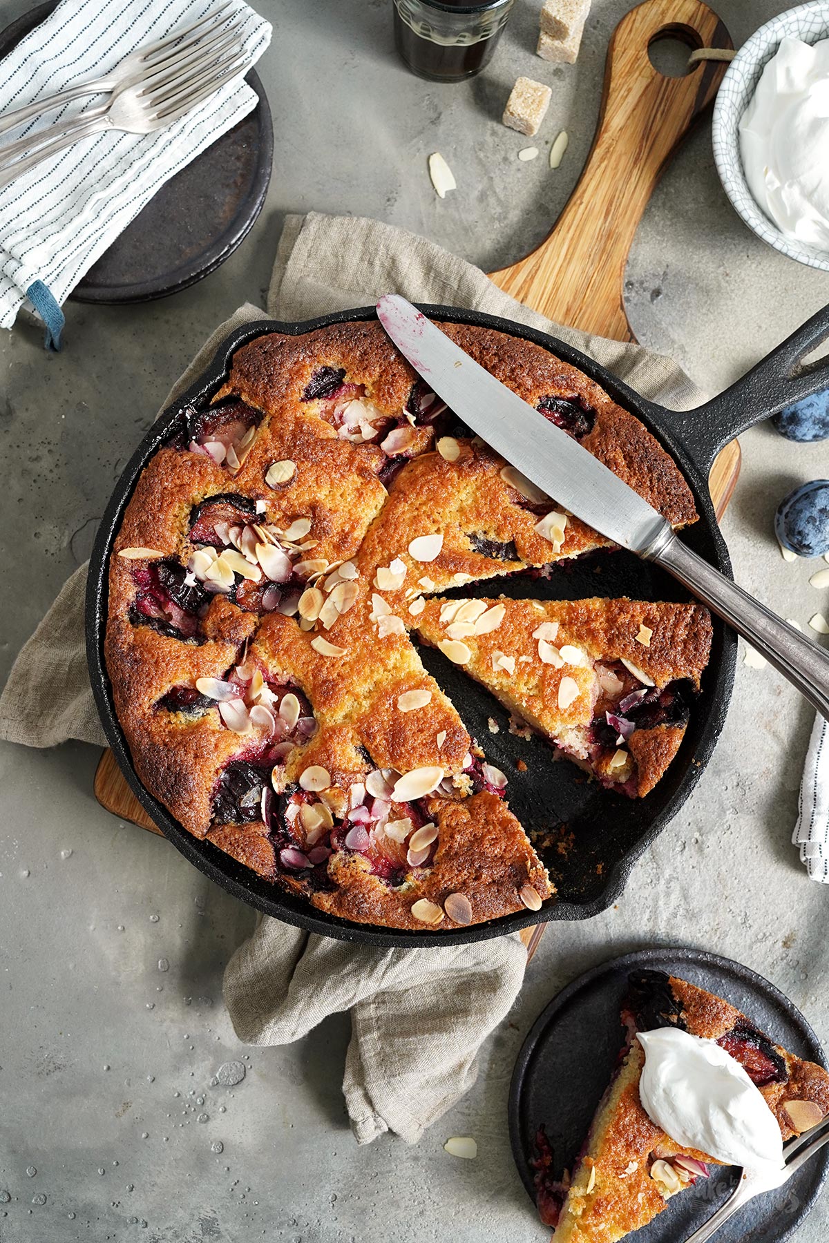 Einfacher (versunkener) Zwetschgenkuchen | Bake to the roots