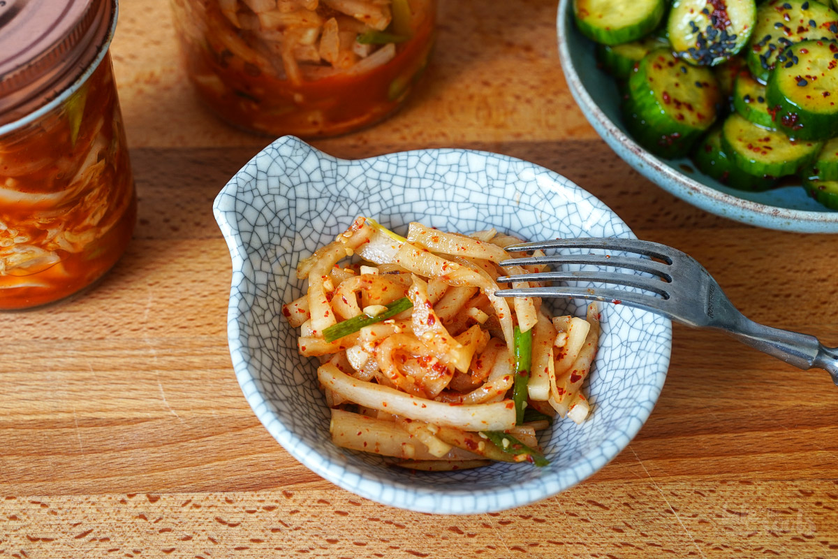 Scharfer Rettichsalat (Mue Saeng Chae) | Bake to the roots