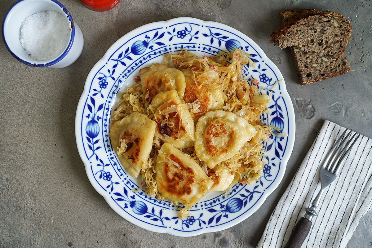 Pierogi mit Speck & Sauerkraut | Bake to the roots