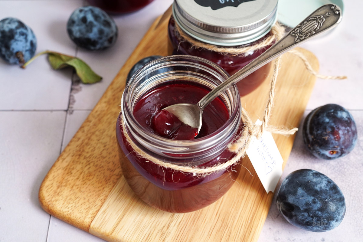 Einfache Zwetschgenmarmelade (ohne Zuckerzusatz) | Bake to the roots