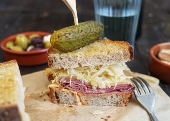 Einfaches Reuben Sandwich (AirFryer Version) | Bake to the roots