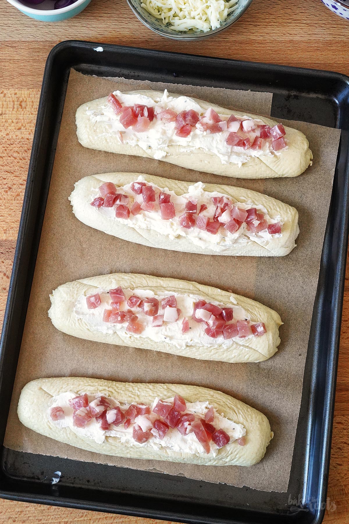 Einfache Flammkuchen Laugenschiffchen | Bake to the roots