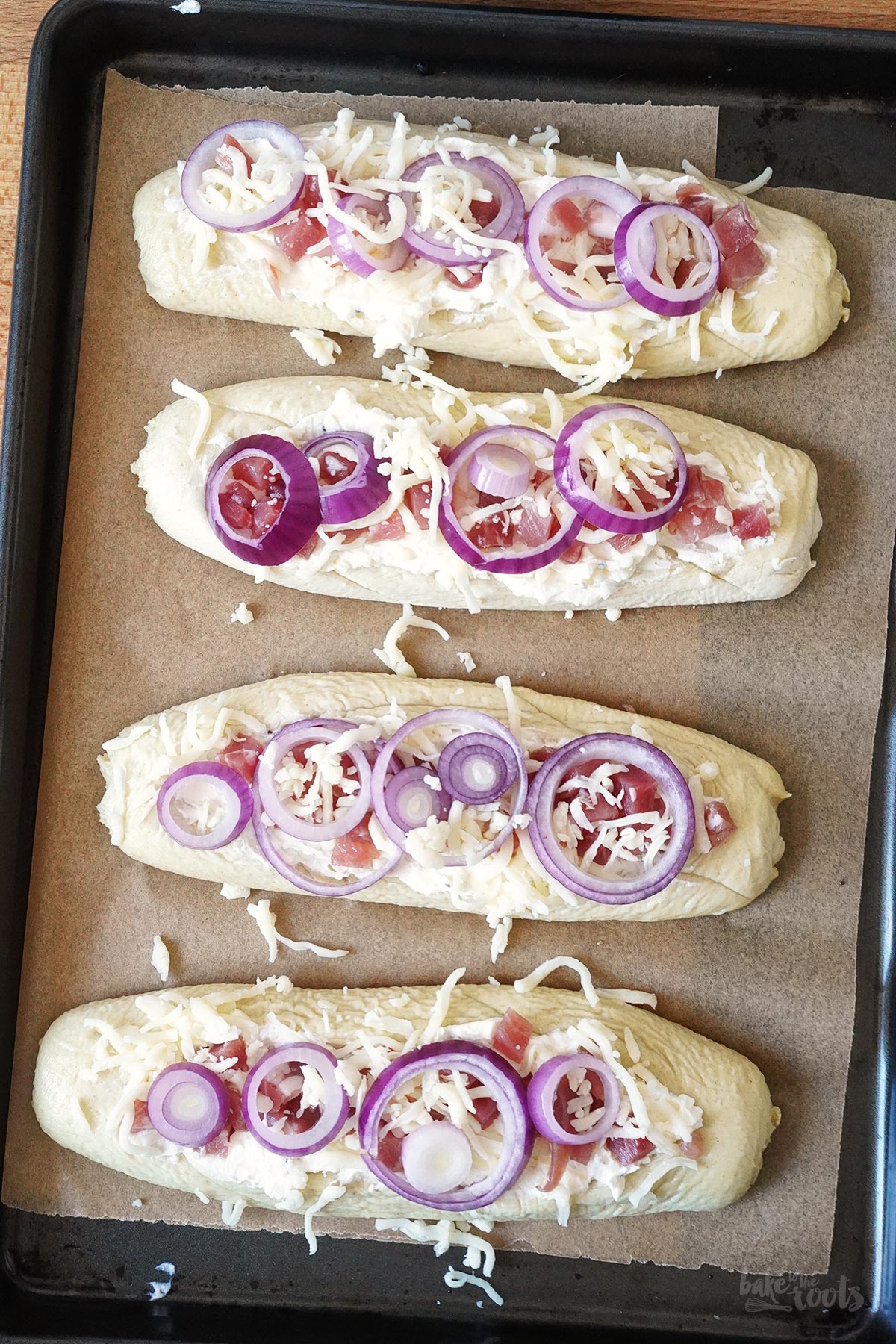 Einfache Flammkuchen Laugenschiffchen | Bake to the roots