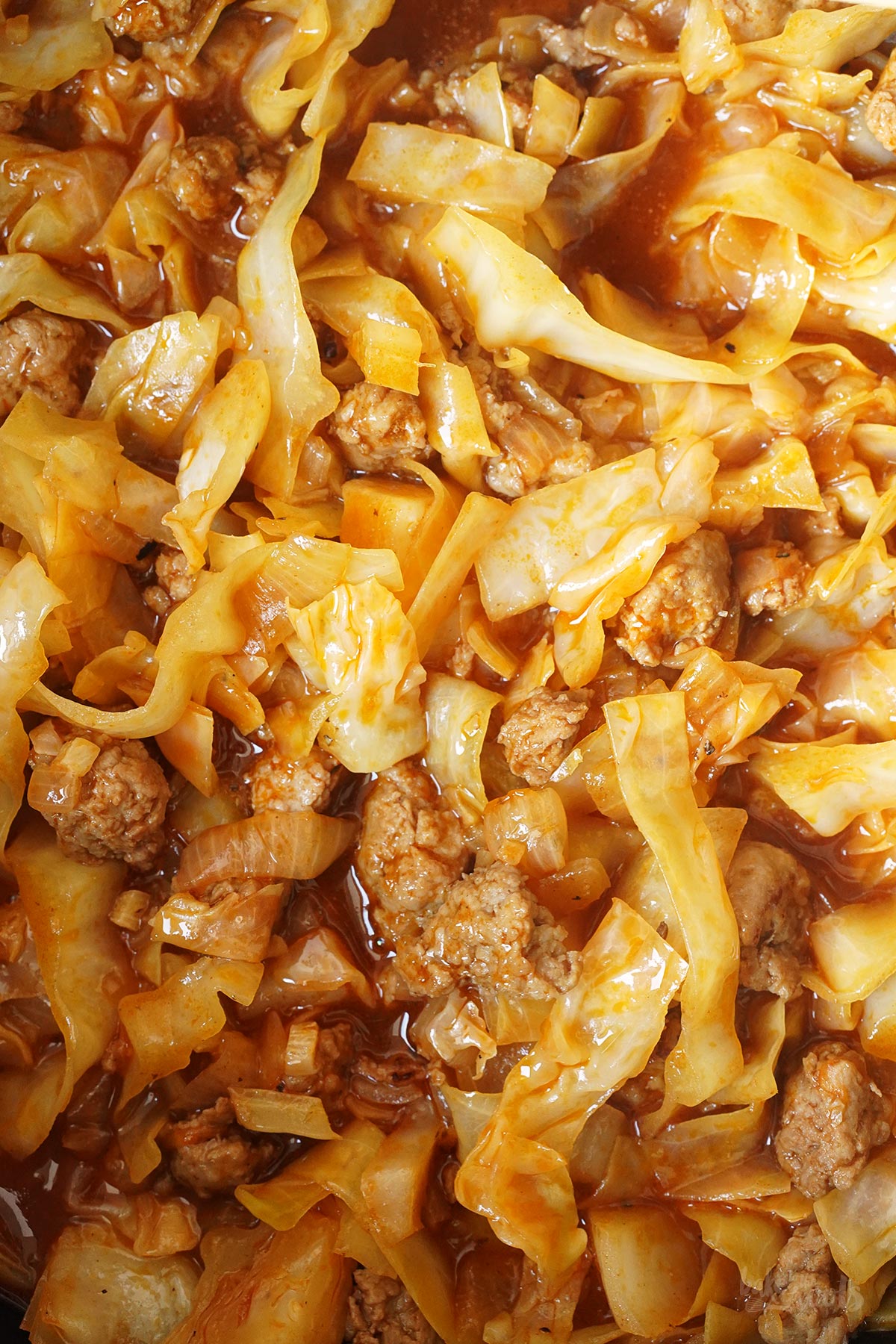 Deftige Spitzkohl Bratwurst Pfanne | Bake to the roots