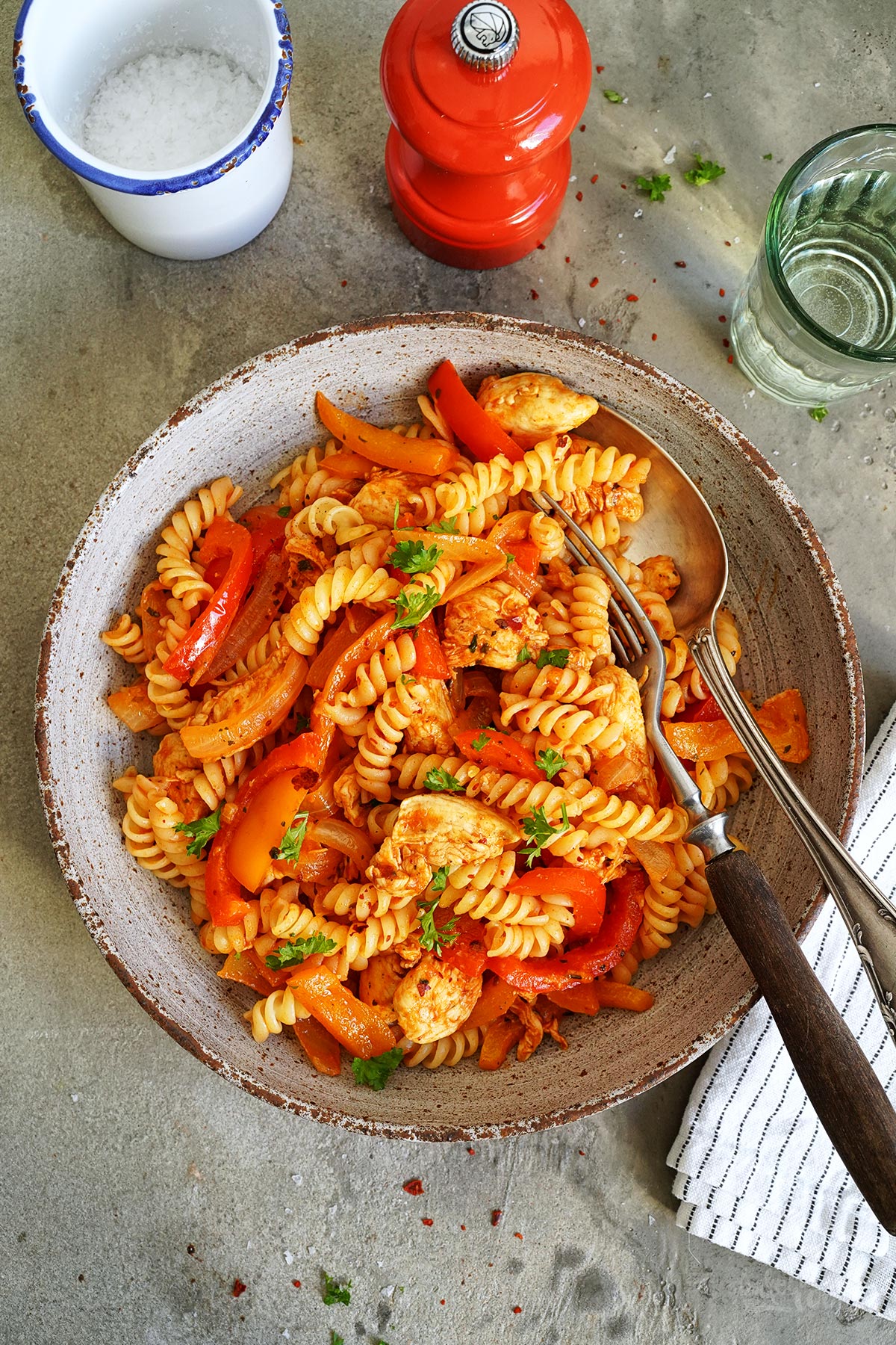 Chicken Fajita Style Pasta Skillet | Bake to the roots