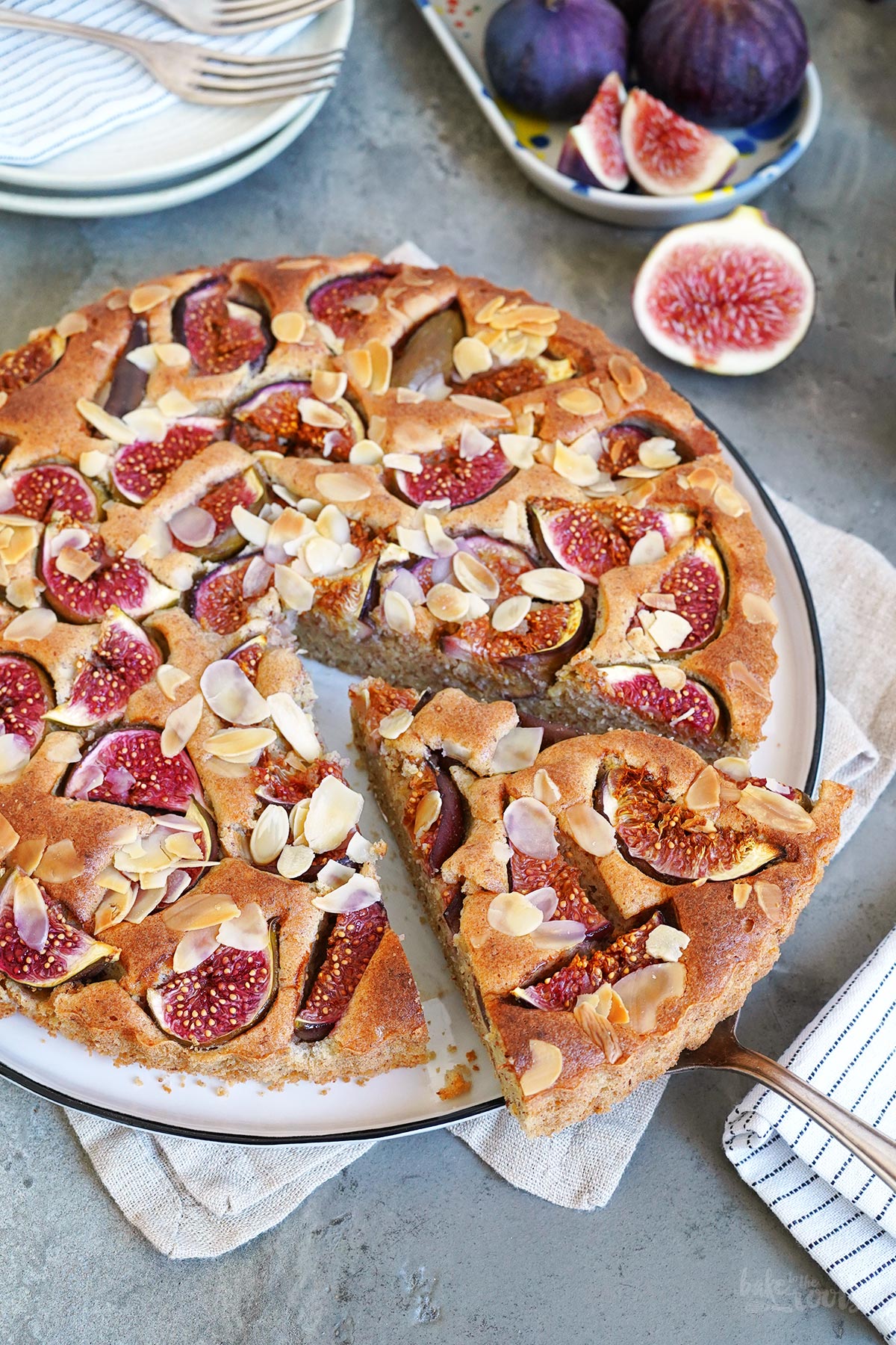 Olivenölkuchen mit Mandeln & Feigen | Bake to the roots