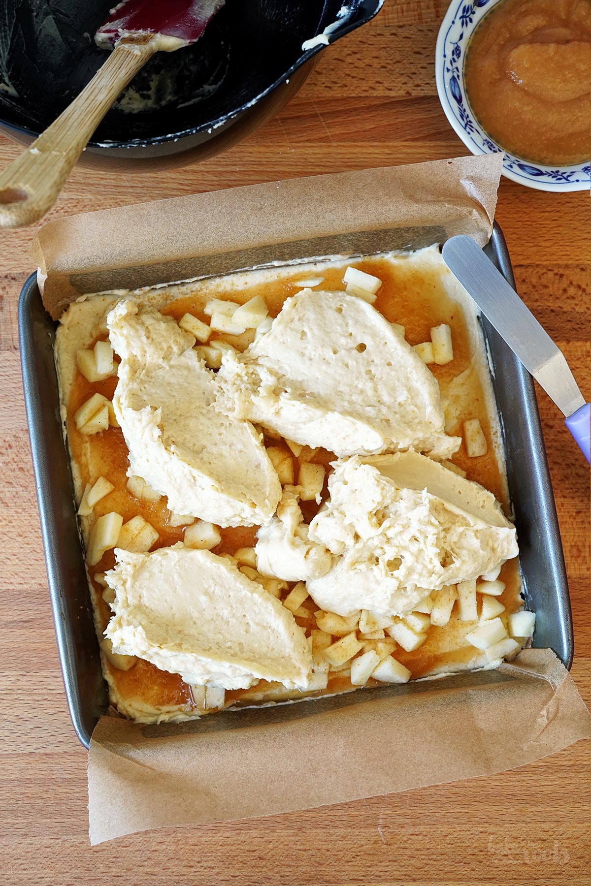 Apfelmus Streuselkuchen | Bake to the roots
