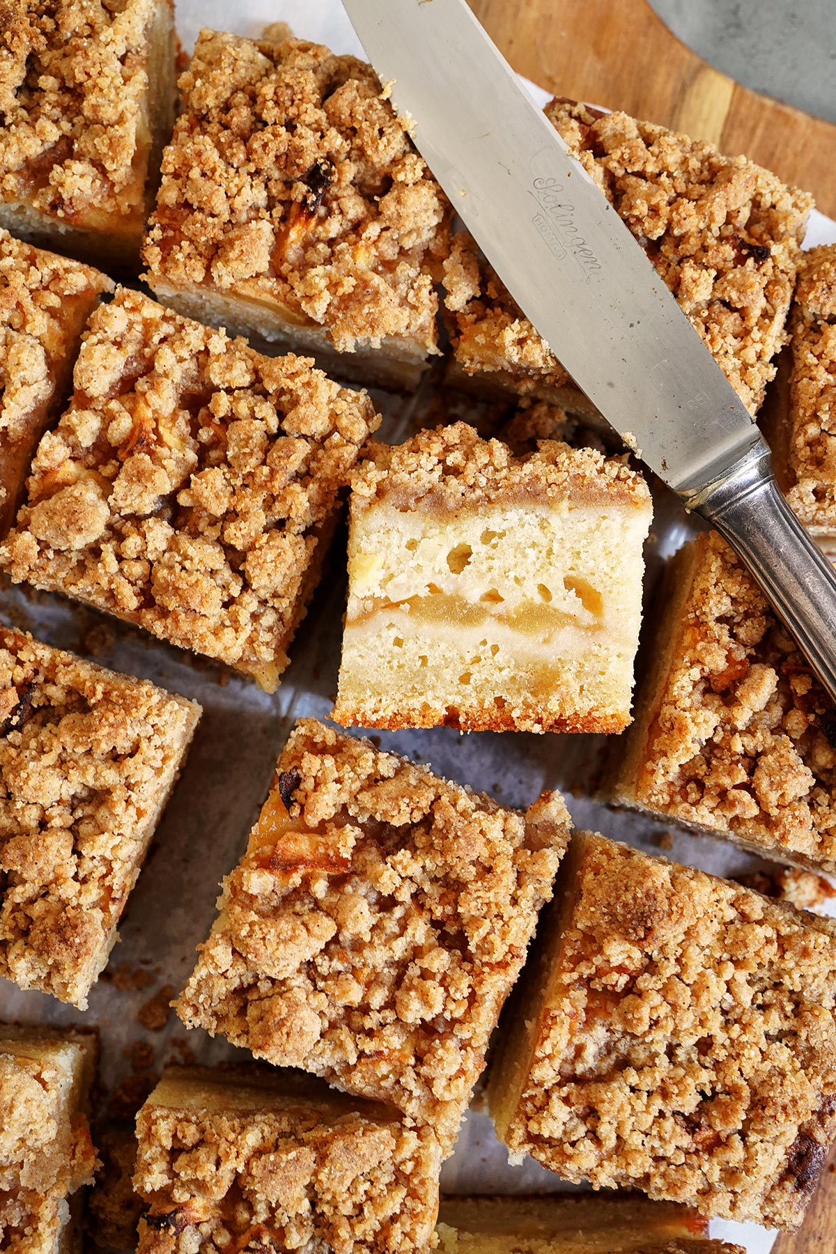 Apfelmus Streuselkuchen | Bake to the roots