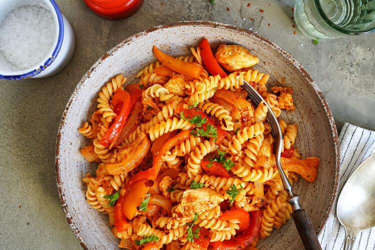 Chicken Fajita Style Pasta | Bake to the roots